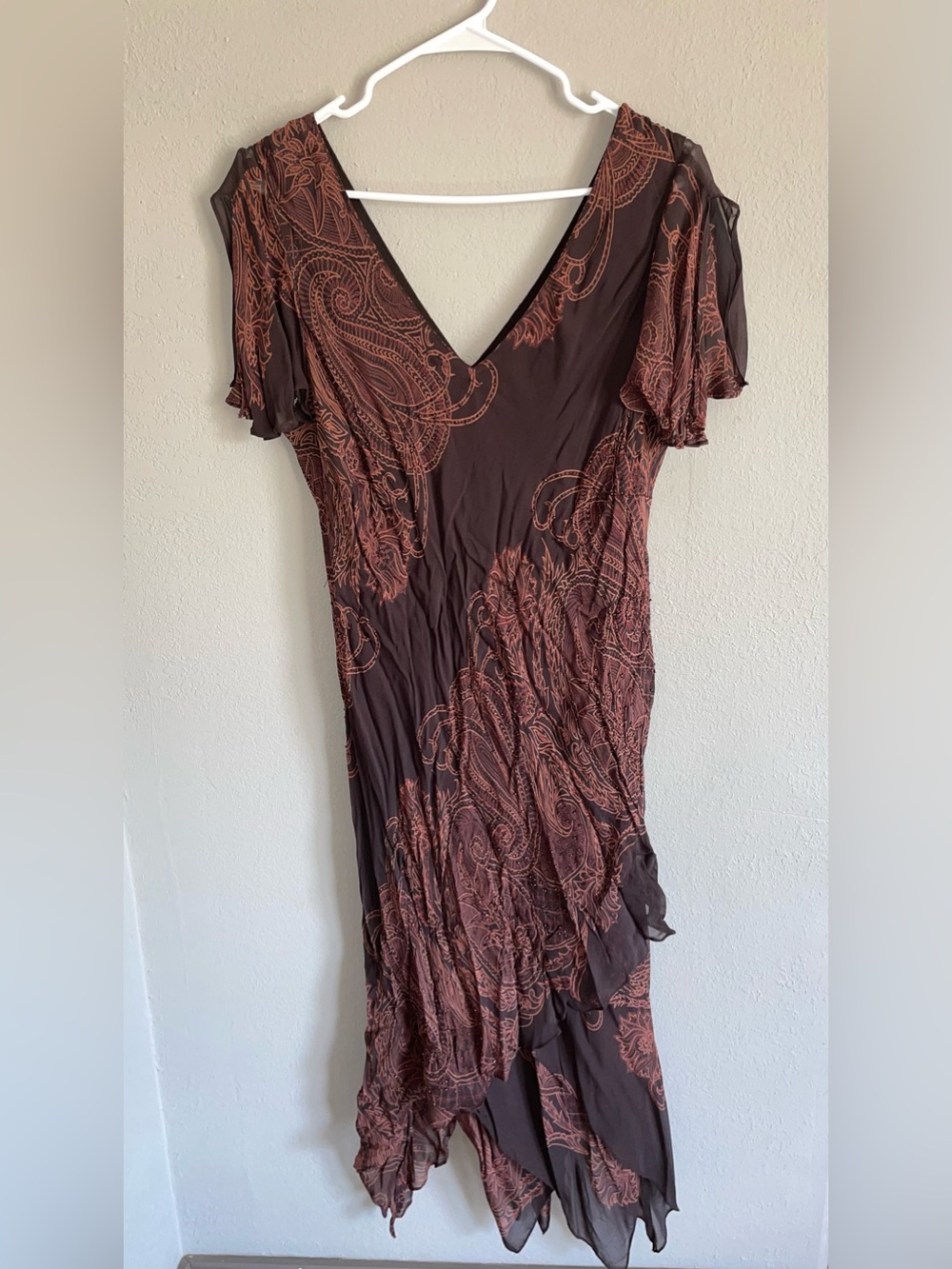 Vintage Y2K Women’s Brown Paisley beaded V-Neck Flutter Sleeve Dress
